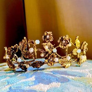 Vintage Style Floral and Pearl Bridal Tiara